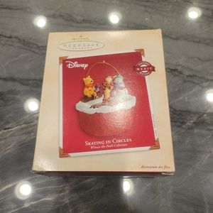 Skating In Circles Winnie the Pooh Collection 2002 Hallmark Ornament mint/nr mt